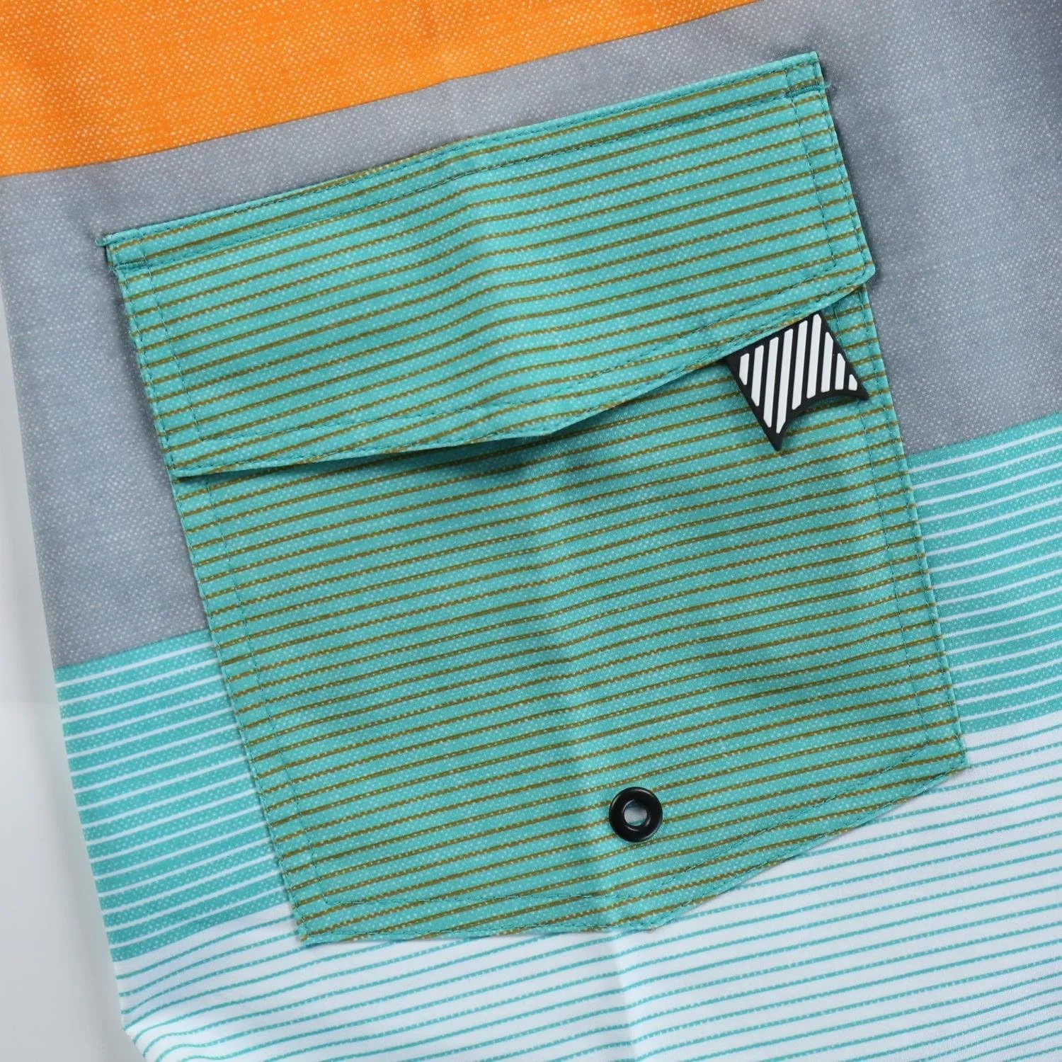 Men's Swim Trunks 22 Quick Dry Board Shorts with Key Keeper, No Mesh Lining - Perfect for Surfing & Swimming