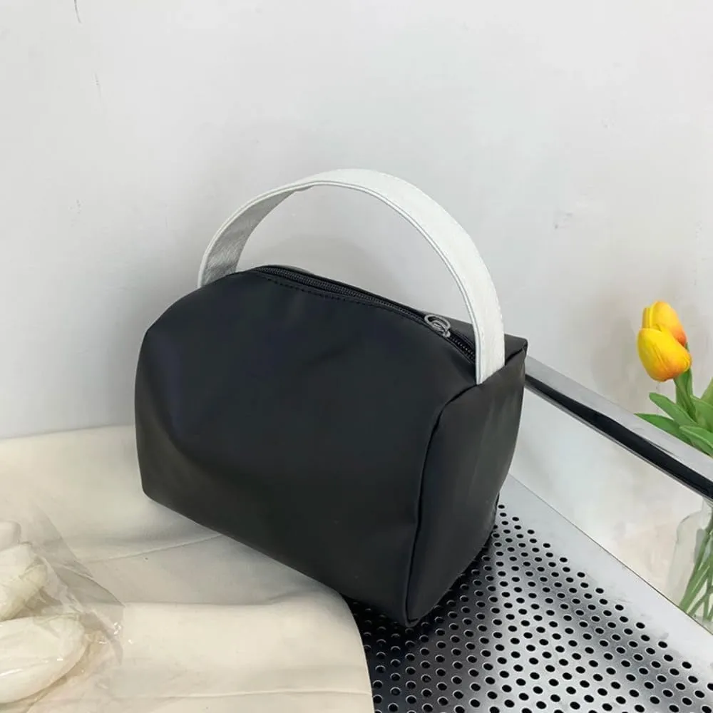 Travel Makeup Bag, Simplistic Waterproof Toiletry Bag Large Capacity Cosmetic Bag with Handles, Makeup Organizer Pouch (Black)